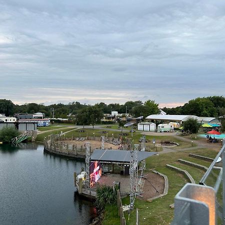 Hot Tub Retreat At Tattershall Lakes Екстер'єр фото