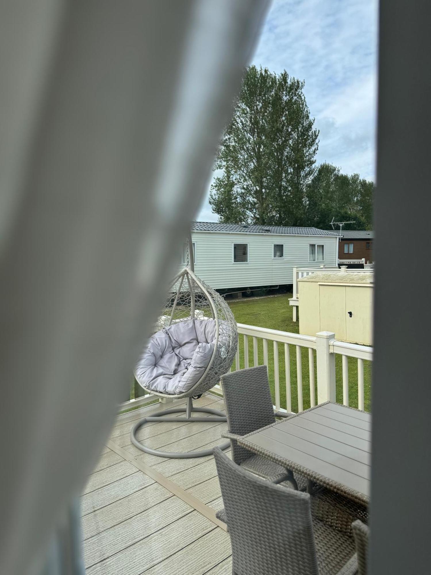 Hot Tub Retreat At Tattershall Lakes Екстер'єр фото