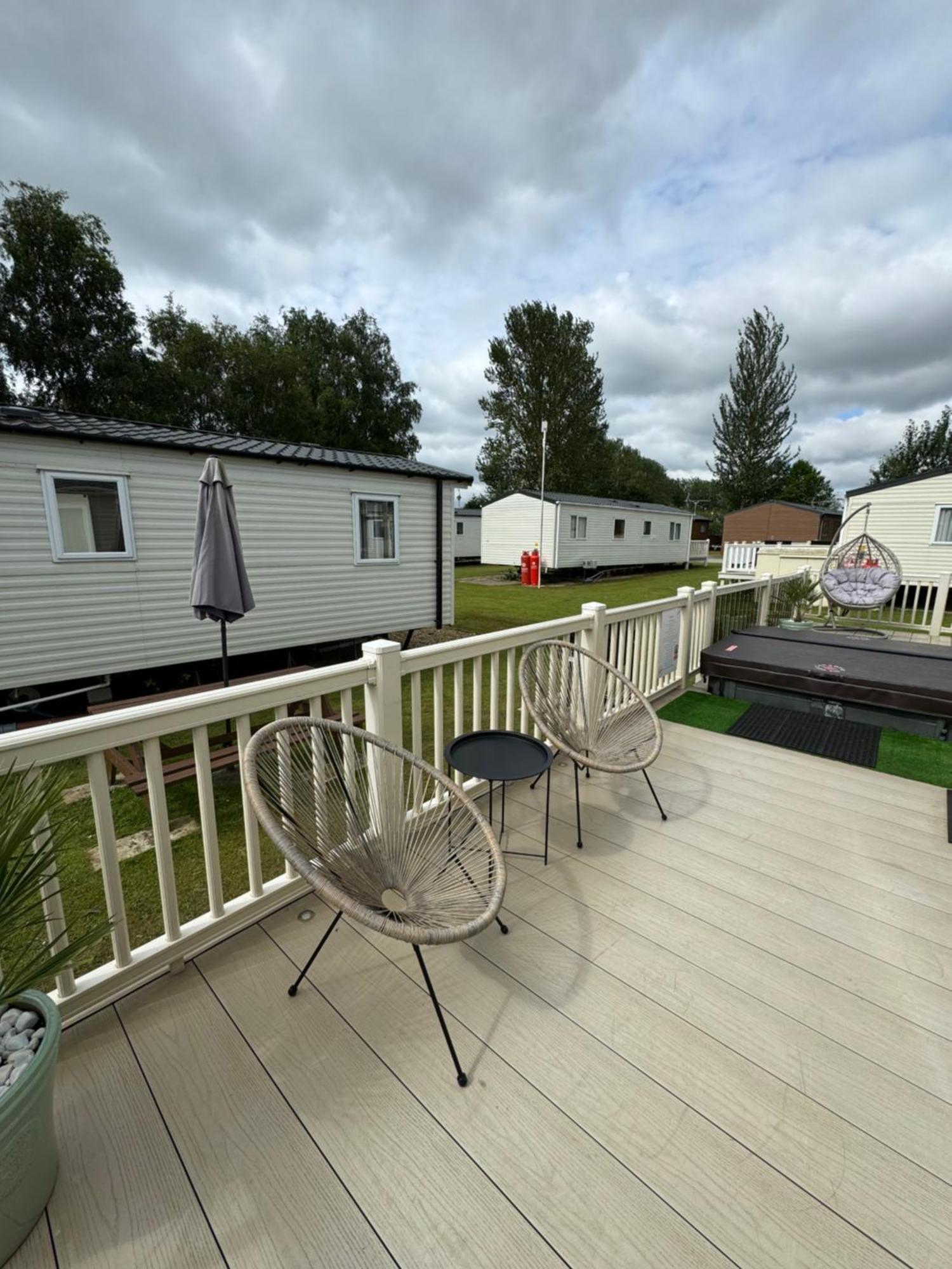 Hot Tub Retreat At Tattershall Lakes Екстер'єр фото