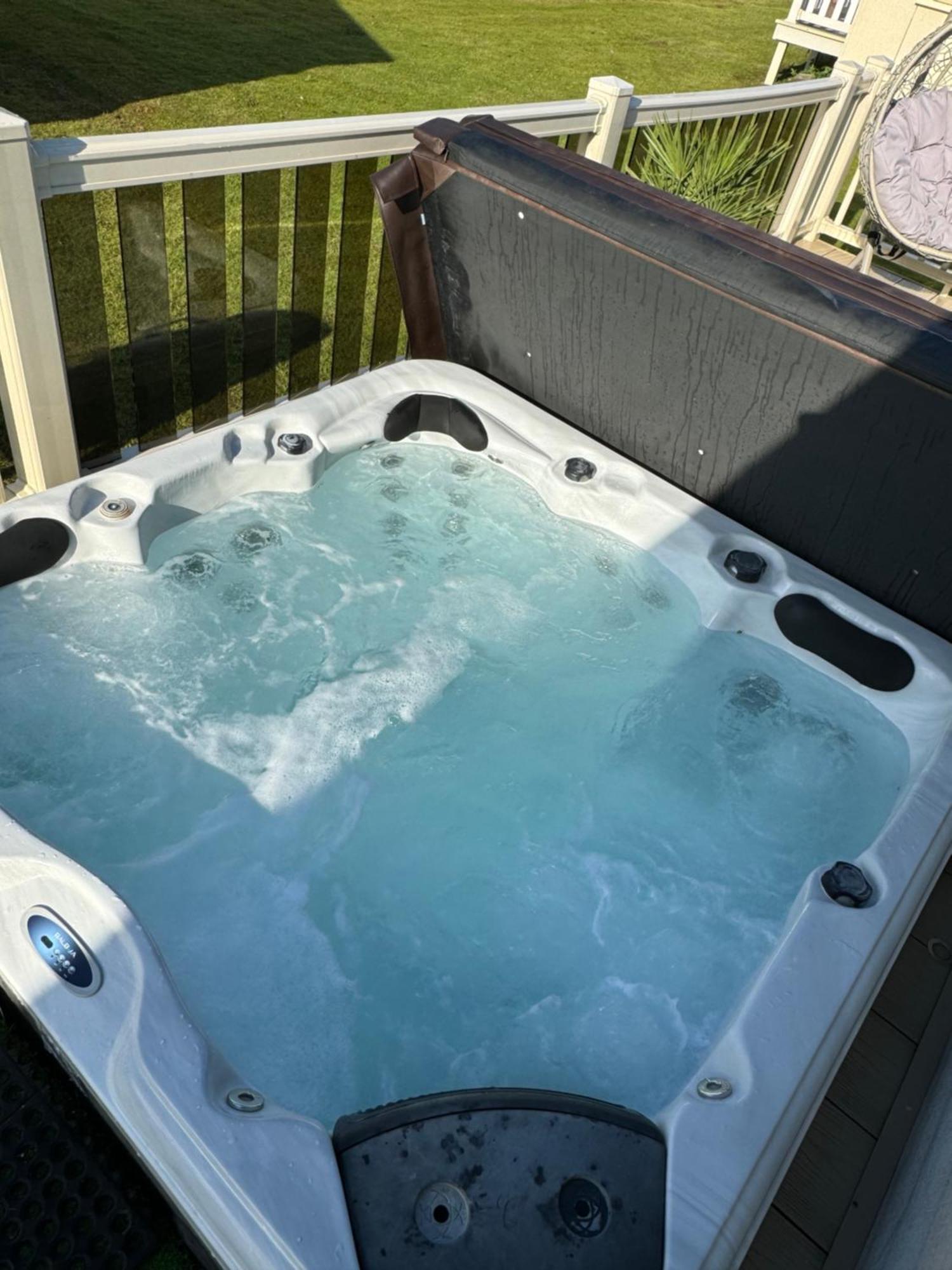 Hot Tub Retreat At Tattershall Lakes Екстер'єр фото