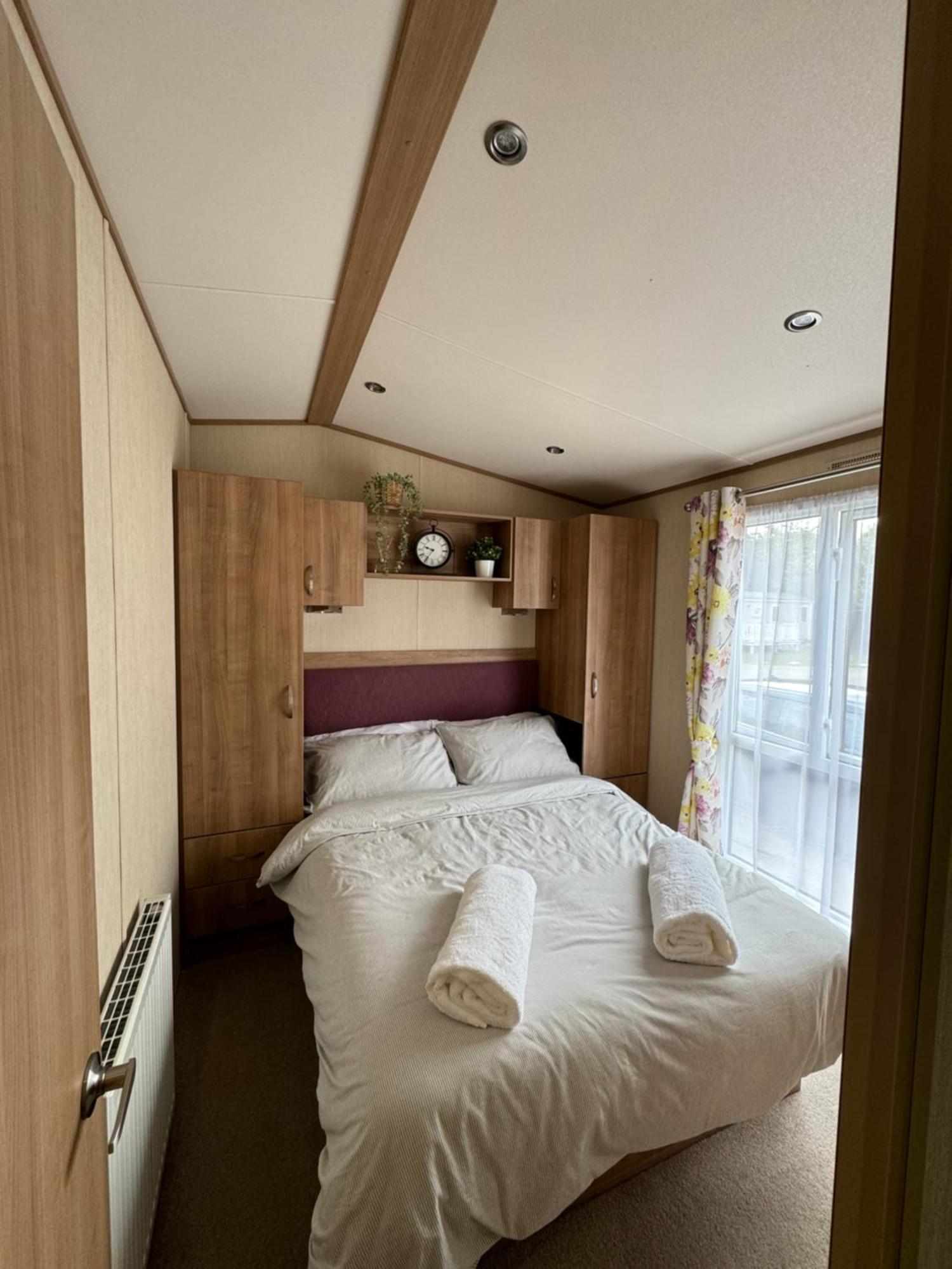 Hot Tub Retreat At Tattershall Lakes Екстер'єр фото